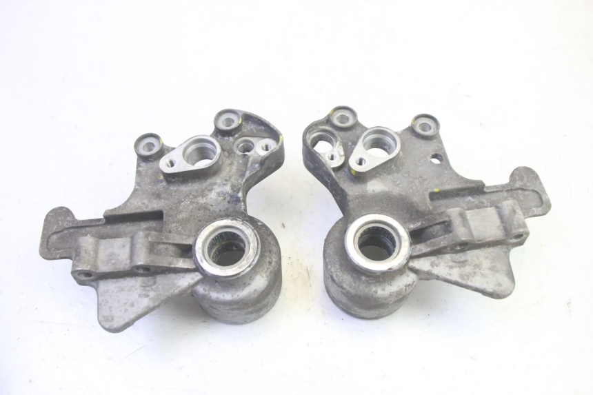 photo de SUPPORTO PINZA ANTERIORE PIAGGIO MP3 HPE 350 (2018 - 2020) - Vista principale