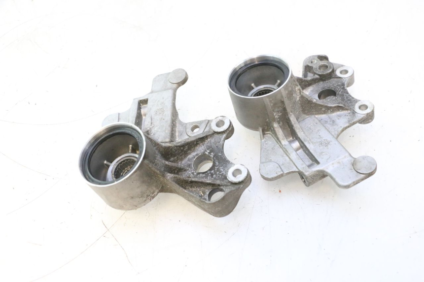 photo de SUPPORTO PINZA ANTERIORE PIAGGIO MP3 HPE 530 (2022 - 2026) - Dettagli dei punti di fissaggio