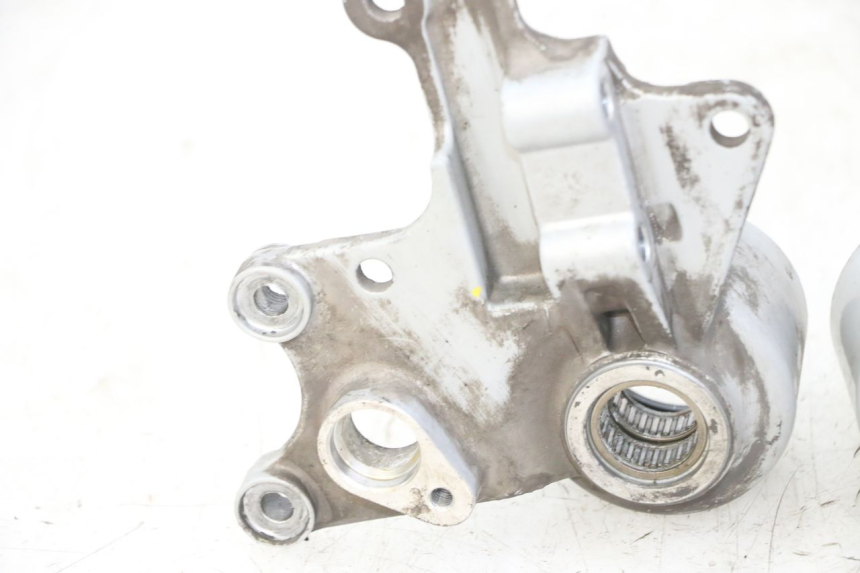 photo de SUPPORTO PINZA ANTERIORE PIAGGIO MP3 LT 400 (2007 - 2012) - Altra angolazione