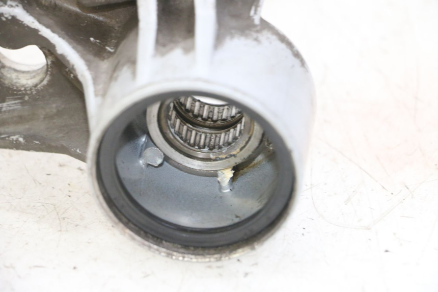 photo de SUPPORTO PINZA ANTERIORE PIAGGIO MP3 LT 400 (2007 - 2012) - Dettagli dei punti di fissaggio