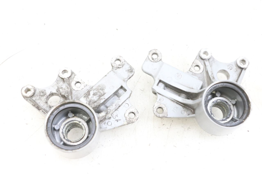 photo de SUPPORTO PINZA ANTERIORE PIAGGIO MP3 LT 400 (2007 - 2012) - Vista principale