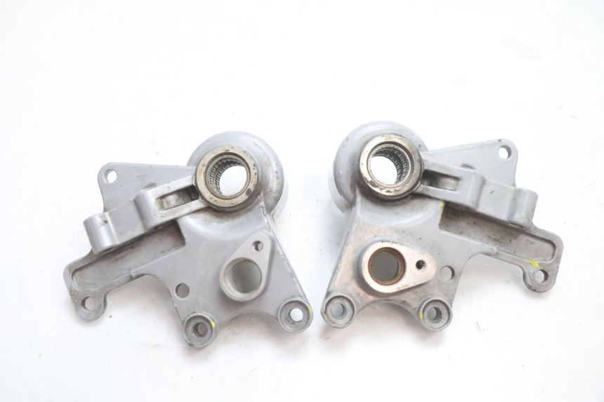 photo de SUPPORTO PINZA ANTERIORE PIAGGIO MP3 LT 300 (2010 - 2016) - Vista principale