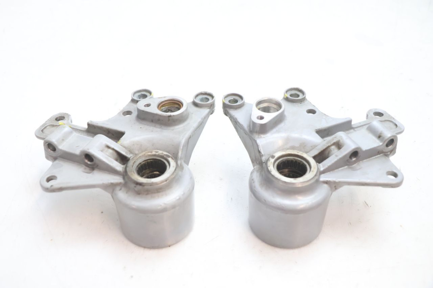 photo de SUPPORTO PINZA ANTERIORE PIAGGIO MP3 LT 300 (2010 - 2016) - Dettaglio del componente
