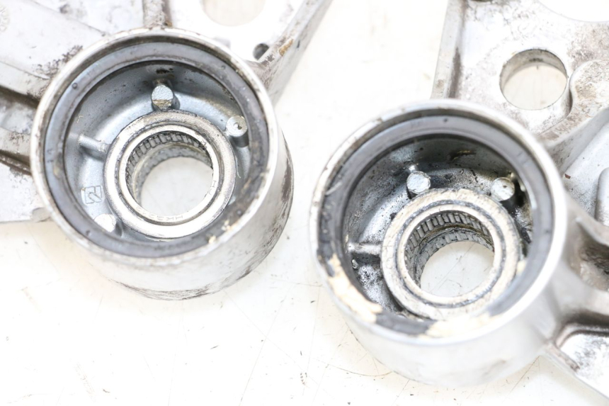 photo de SUPPORTO PINZA ANTERIORE PIAGGIO MP3 500 (2011 - 2015) - Altra angolazione