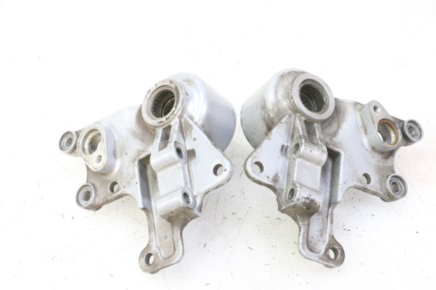 photo de SUPPORTO PINZA ANTERIORE PIAGGIO MP3 RL 250 (2006 - 2010) - Dettagli dei punti di fissaggio