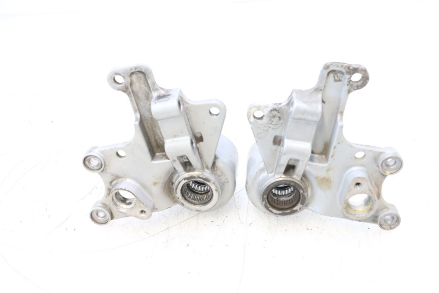 photo de SUPPORTO PINZA ANTERIORE PIAGGIO MP3 RL 250 (2006 - 2010) - Primo piano tecnico