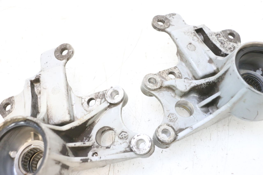 photo de SUPPORTO PINZA ANTERIORE PIAGGIO MP3 RL 250 (2006 - 2010) - Stato della superficie e materiale