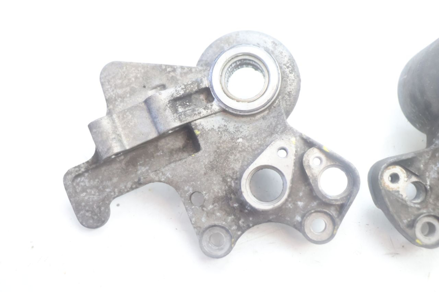 photo de SUPPORTO PINZA ANTERIORE PIAGGIO MP3 500 (2016 - 2018) - Dettaglio del componente