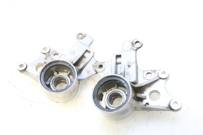 photo de SUPPORTO PINZA ANTERIORE PIAGGIO MP3 500 (2011 - 2015) - Altra angolazione