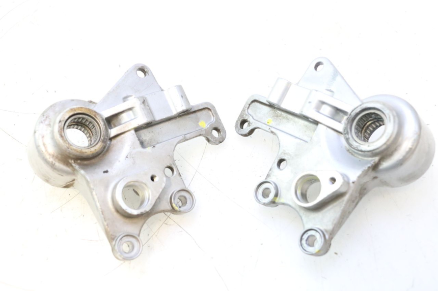 photo de SUPPORTO PINZA ANTERIORE PIAGGIO MP3 500 (2011 - 2015) - Primo piano tecnico