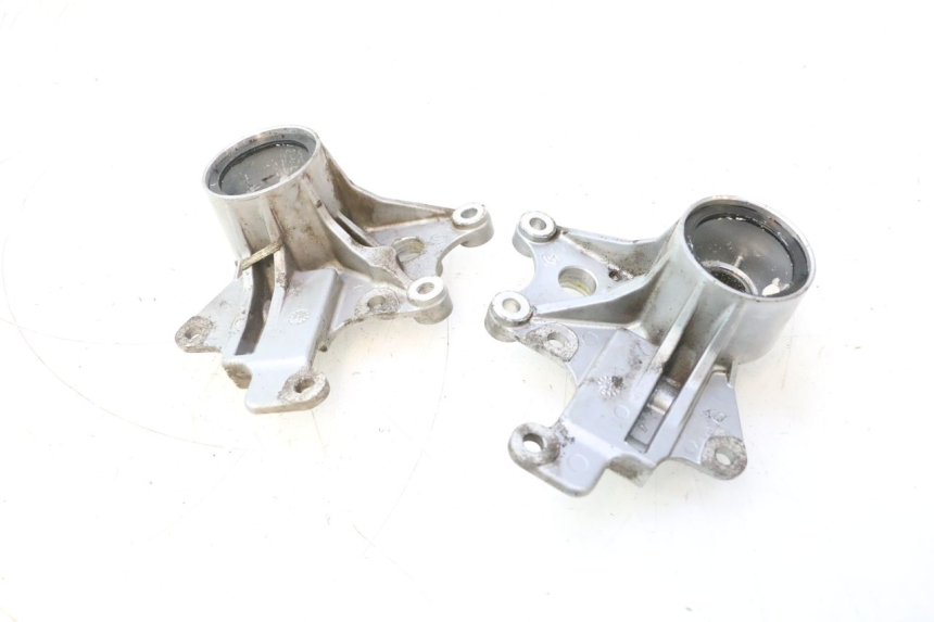photo de SUPPORTO PINZA ANTERIORE PIAGGIO MP3 500 (2011 - 2015) - Dettagli dei punti di fissaggio