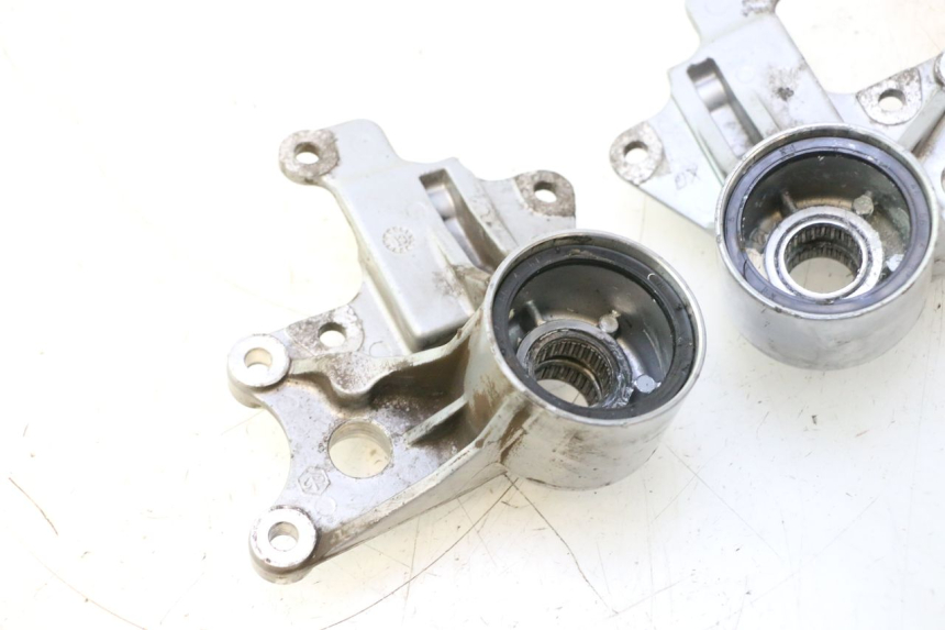 photo de SUPPORTO PINZA ANTERIORE PIAGGIO MP3 500 (2011 - 2015) - Stato della superficie e materiale