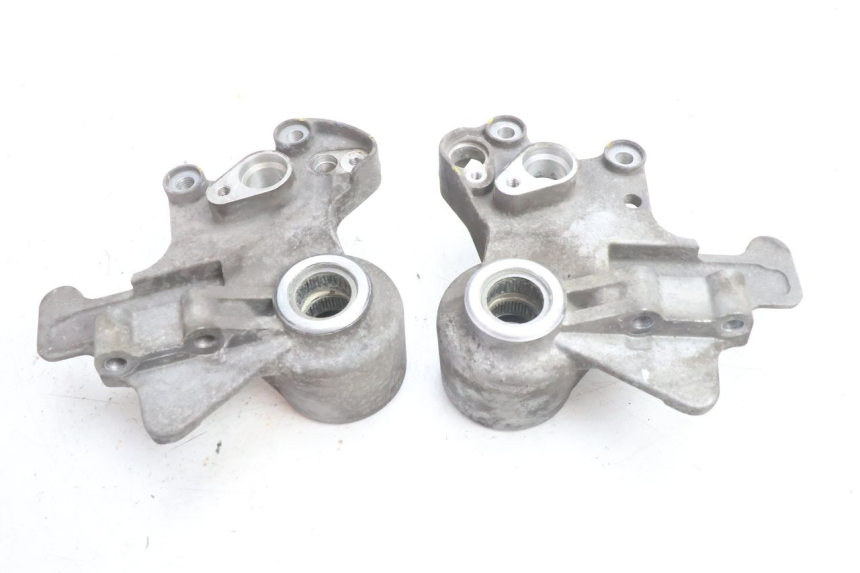 photo de SUPPORTO PINZA ANTERIORE PIAGGIO MP3 500 (2016 - 2018) - Dettaglio del componente