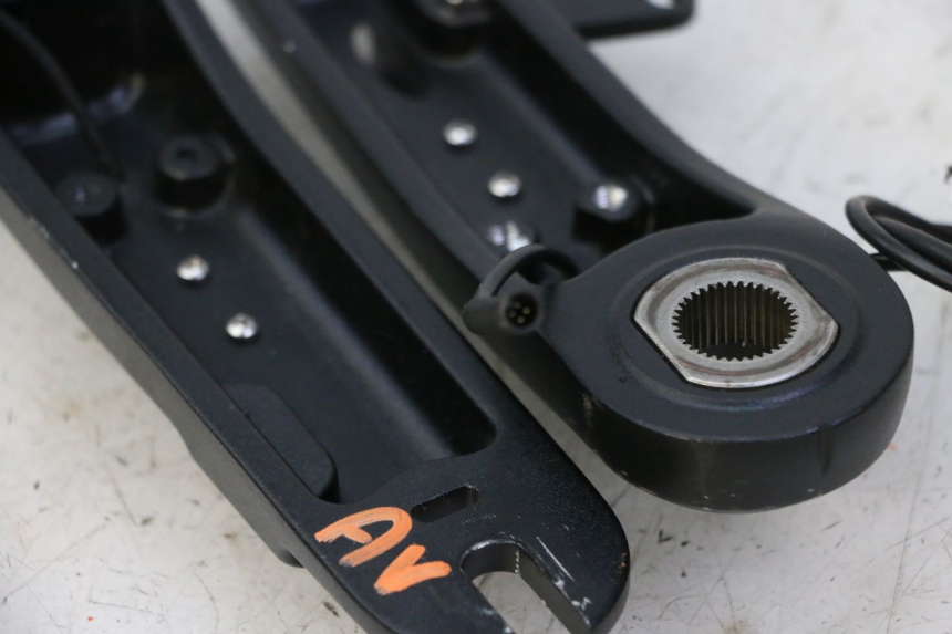 photo de SUPPORTO PINZA FRENANTE ANTERIORE DUALTRON VICTOR LIMITED 1 - Zoom sullo stato d'uso