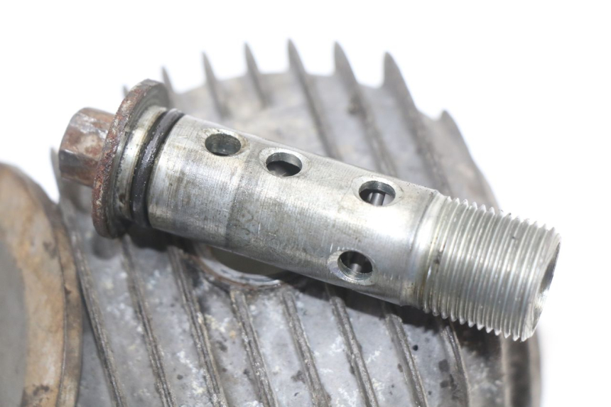 photo de SUPPORTO FILTRO OLIO YAMAHA XJ F 900 (1983 - 1994) - Altra angolazione