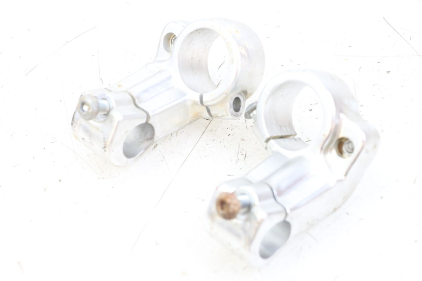 photo de MANUBRIO SUPPORTO GILERA DNA 50 (2000 - 2007) - Vista principale