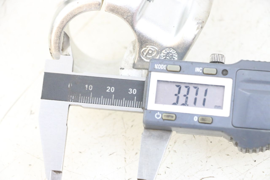 photo de MANUBRIO SUPPORTO GILERA DNA 50 (2000 - 2007) - Zoom sullo stato d'uso