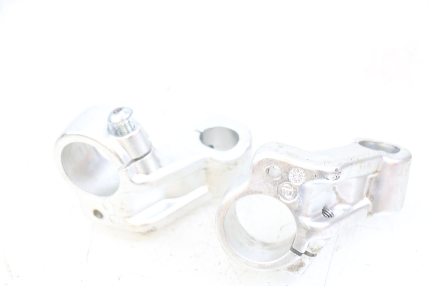 photo de MANUBRIO SUPPORTO GILERA DNA 50 (2000 - 2007) - Primo piano tecnico