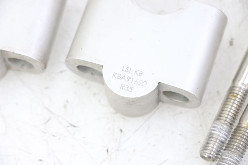 photo de MANUBRIO SUPPORTO HONDA NTV DEAUVILLE ABS 700 (2007 - 2016) - Primo piano tecnico