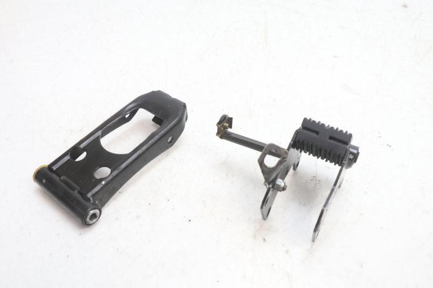 photo de SUPPORTO MOTORE PEUGEOT 103 SPX CLIP 50 (1989 - 1992) - Dettaglio del componente