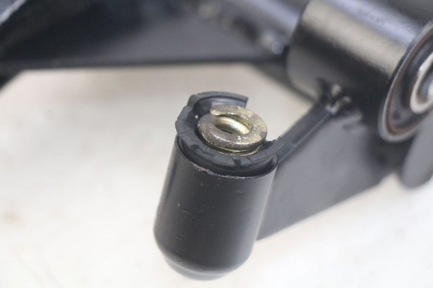 photo de SUPPORTO MOTORE KYMCO AGILITY 4T 50 (2018 - 2022) - Dettagli dei punti di fissaggio