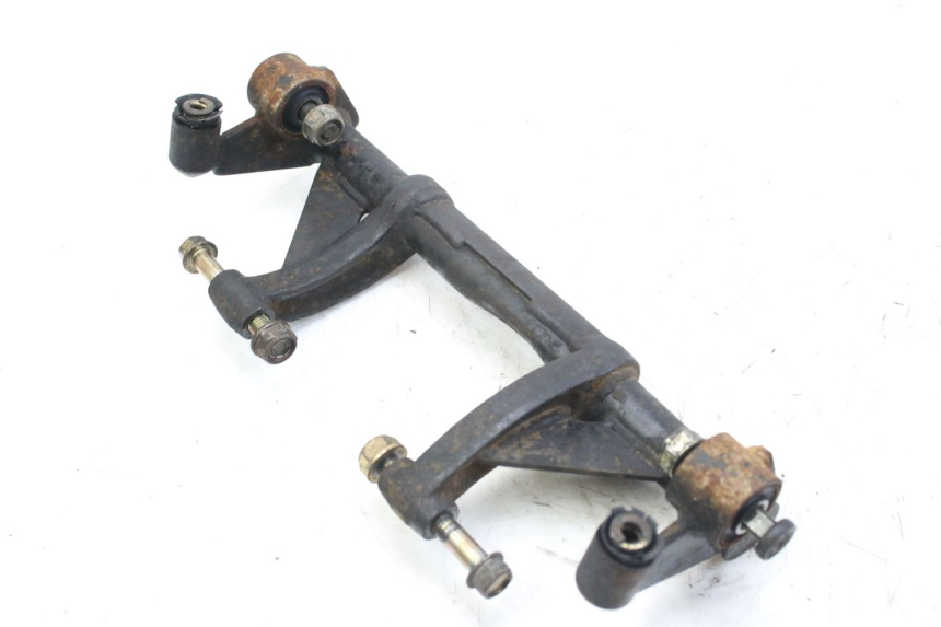 photo de SUPPORTO MOTORE KYMCO AGILITY 4T 50 (2005 - 2018) - Dettagli dei punti di fissaggio