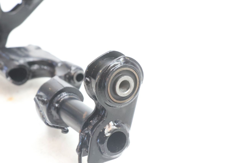 photo de SUPPORTO MOTORE KYMCO AGILITY CITY 16P 125 (2015 - 2024) - Dettagli dei punti di fissaggio