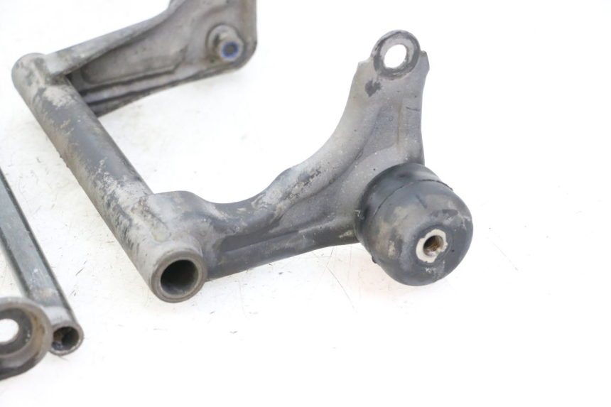 photo de SUPPORTO MOTORE BMW C1 125 (2000 - 2003) - Dettagli dei punti di fissaggio