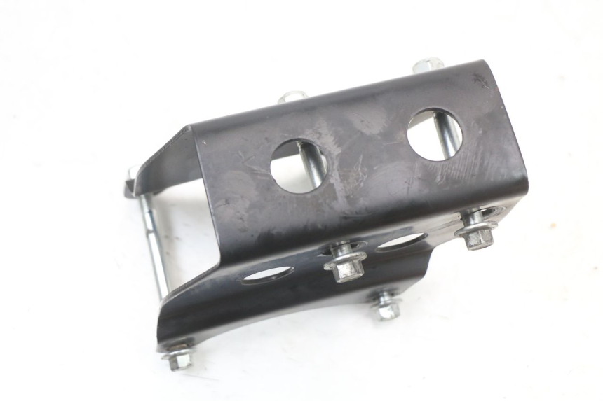 photo de SUPPORTO MOTORE ARCHIVE CAFE RACER 4T 50 (2019 - 2024) - Dettagli dei punti di fissaggio