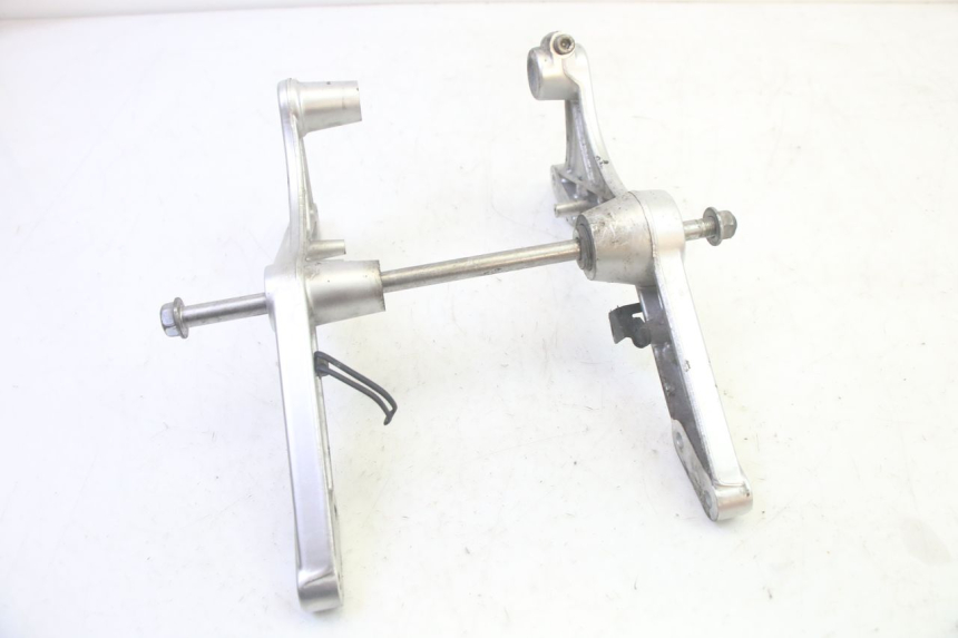 photo de SUPPORTO MOTORE SUZUKI DL V STROM 1000 (2002 - 2007) - Zoom sullo stato d'uso