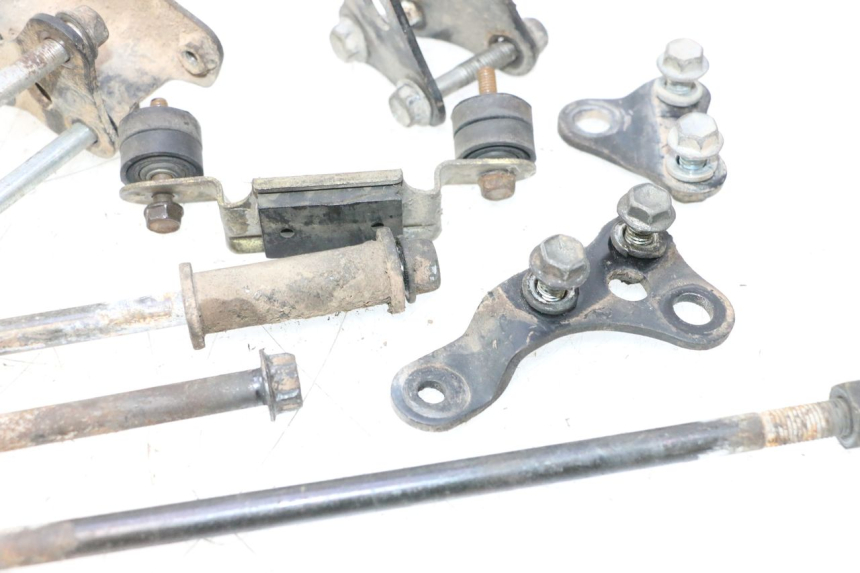 photo de SUPPORTO MOTORE SUZUKI DR S 600 (1985 - 1989) - Dettagli dei punti di fissaggio