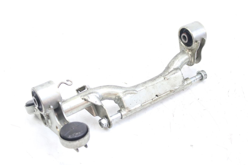 photo de SUPPORTO MOTORE HONDA FES S-WING SWING ABS 125 (2007 - 2015) - Dettagli dei punti di fissaggio