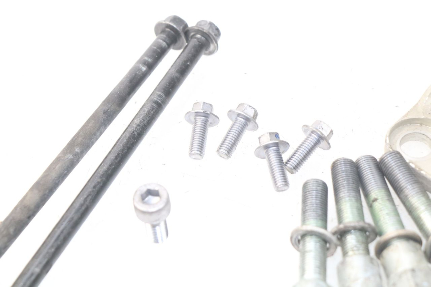 photo de SUPPORTO MOTORE YAMAHA FJR ABS 1300 (2006 - 2012) - Altra angolazione