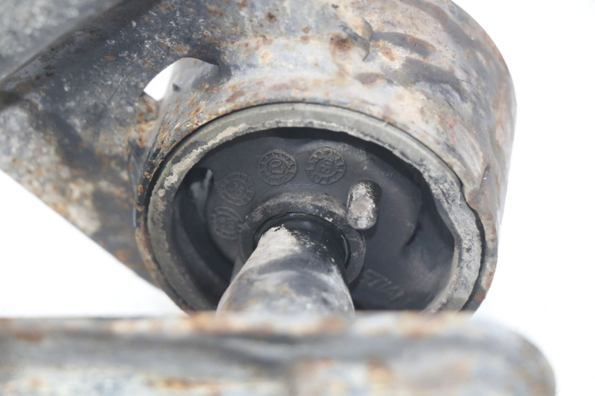 photo de SUPPORTO MOTORE PIAGGIO FLY 100 (2006 - 2010) - Altra angolazione