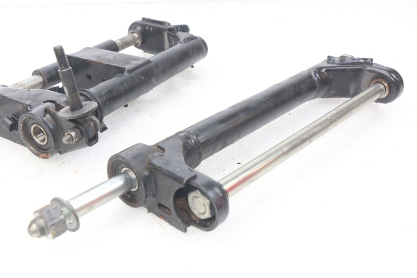 photo de SUPPORTO MOTORE PEUGEOT GEOPOLIS 400 (2007 - 2013) - Altra angolazione