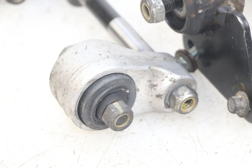 photo de SUPPORTO MOTORE GILERA GP 800 (2007 - 2013) - Dettagli dei punti di fissaggio