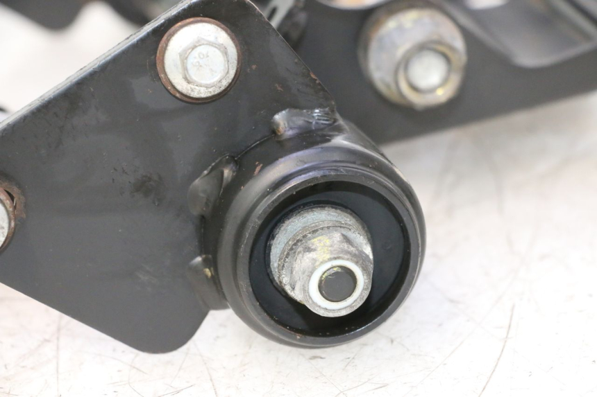 photo de SUPPORTO MOTORE GILERA GP 800 (2007 - 2013) - Zoom sullo stato d'uso