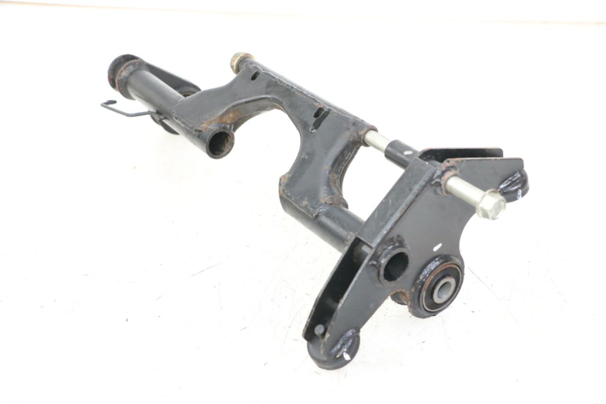 photo de SUPPORTO MOTORE KYMCO GRAND DINK 125 (2008 - 2014) - Dettaglio del componente