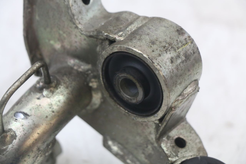 photo de SUPPORTO MOTORE HONDA PCX (JF28) 125 (2009 - 2011) - Dettagli dei punti di fissaggio