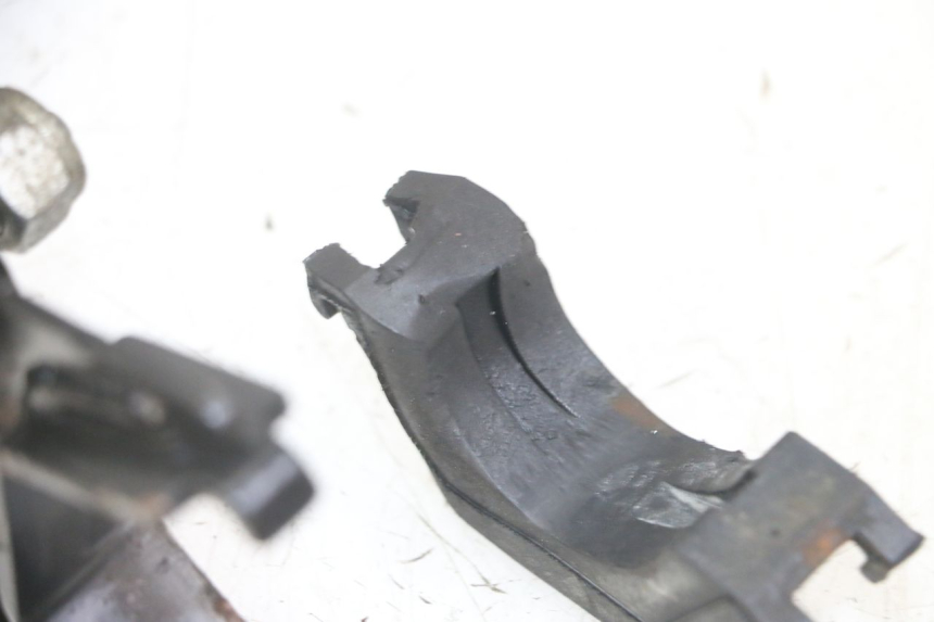 photo de SUPPORTO MOTORE PEUGEOT JET FORCE CARBU 50 (2003 - 2016) - Zoom sullo stato d'uso