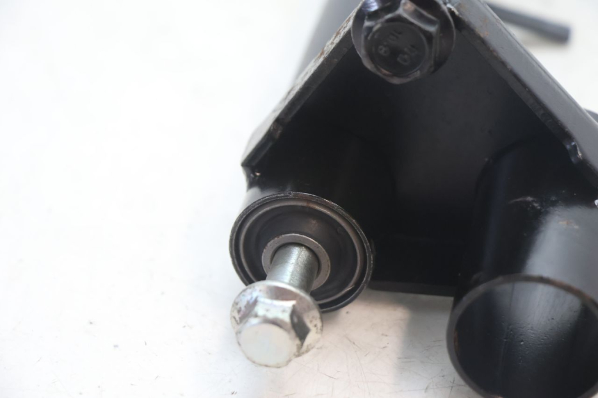 photo de SUPPORTO MOTORE PEUGEOT KISBEE 2T 50 (2018 - 2022) - Altra angolazione