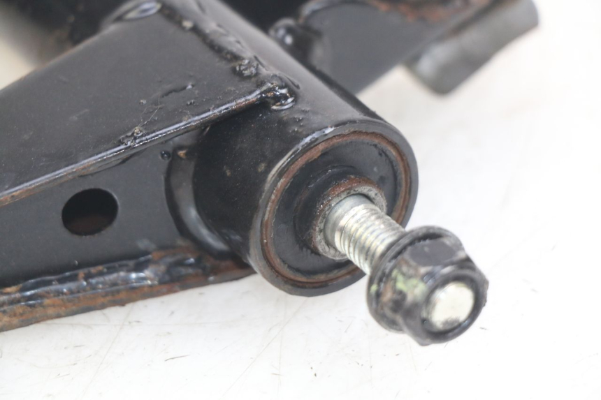 photo de SUPPORTO MOTORE PEUGEOT KISBEE 4T 50 (2018 - 2022) - Primo piano tecnico