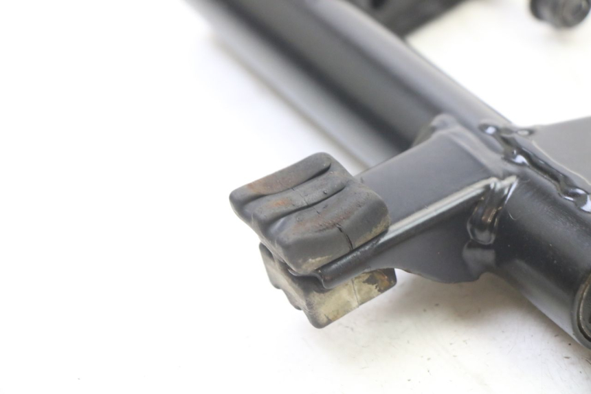 photo de SUPPORTO MOTORE PEUGEOT KISBEE 4T 50 (2018 - 2022) - Dettagli dei punti di fissaggio