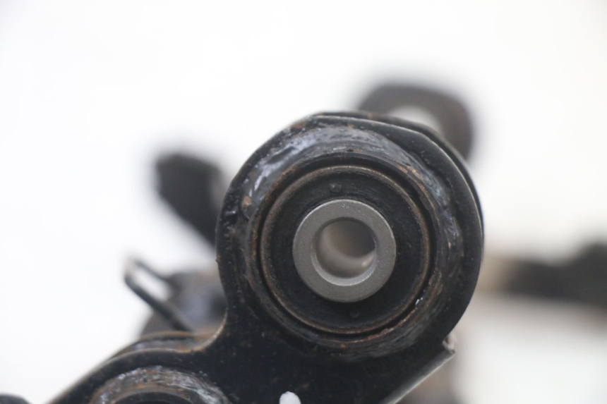 photo de SUPPORTO MOTORE KYMCO PEOPLE S 125 (2000 - 2008) - Primo piano tecnico