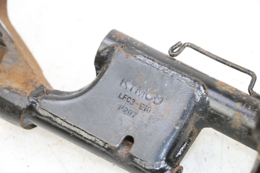 photo de SUPPORTO MOTORE KYMCO LIKE 125 (2009 - 2016) - Primo piano tecnico