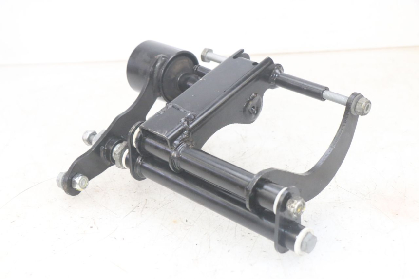 photo de SUPPORTO MOTORE PIAGGIO MP3 HPE 300 (2019 - 2026) - Dettagli dei punti di fissaggio