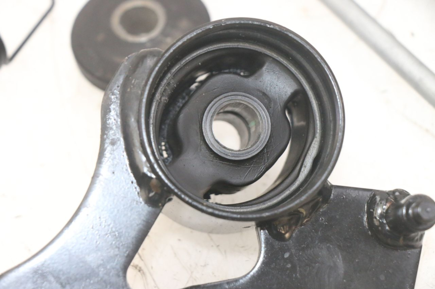 photo de SUPPORTO MOTORE PIAGGIO MP3 HPE 300 (2019 - 2026) - Ricambio usato controllato