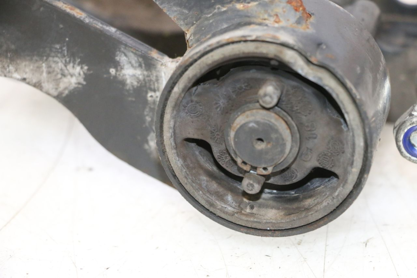 photo de SUPPORTO MOTORE PIAGGIO MP3 LT 300 (2010 - 2016) - Dettagli dei punti di fissaggio