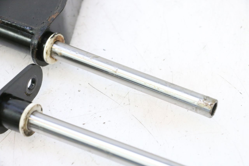 photo de SUPPORTO MOTORE PIAGGIO MP3 LT 400 (2007 - 2012) - Stato della superficie e materiale