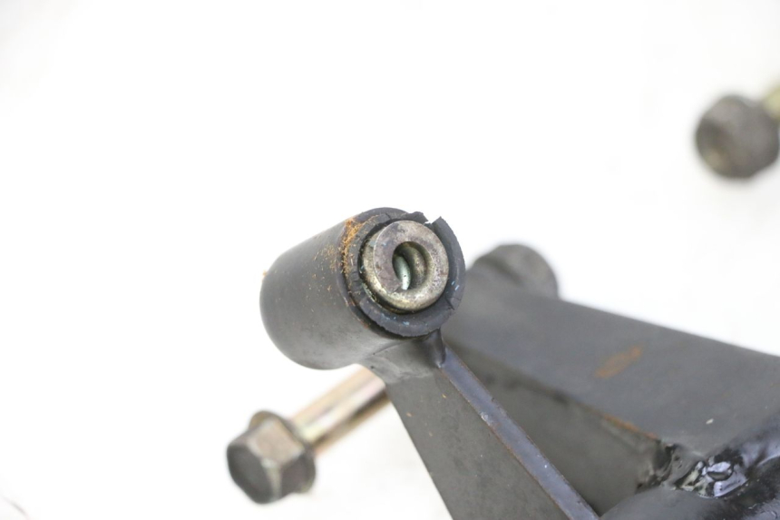 photo de SUPPORTO MOTORE KYMCO LIKE 4T 50 (2019 - 2025) - Dettagli dei punti di fissaggio